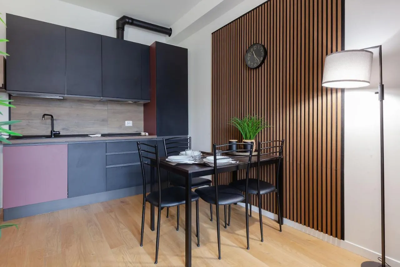 Stylish & Modern Studio Milano Apartment Italy