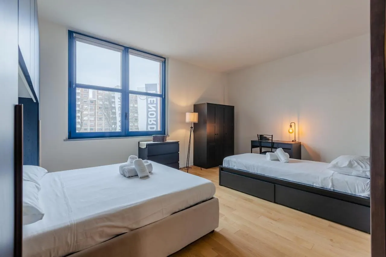 Stylish & Modern Studio Milano Apartment Italy